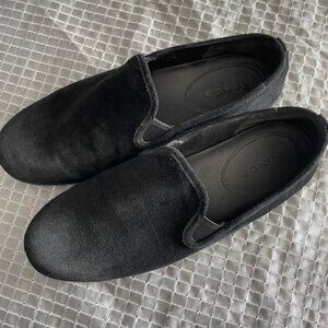 VINCE BLACK SUEDE SLIP ON SIZE 9